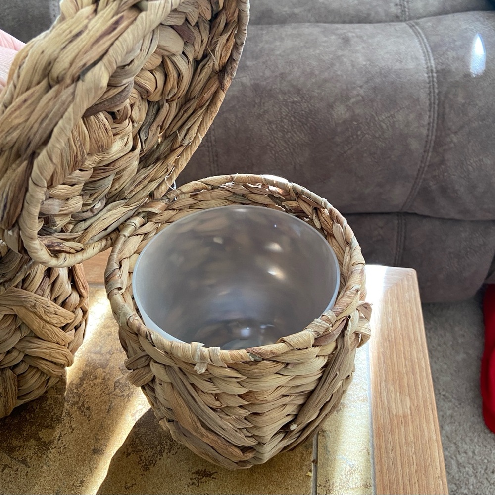 Acorn shaped basket canisters set of 2 - Picture 4 of 4